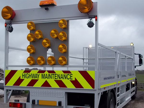 7 2T 7 5T Traffic Management 5 7.2t Traffic Management Vehicle with LP13 Light Arrow Board from the Back